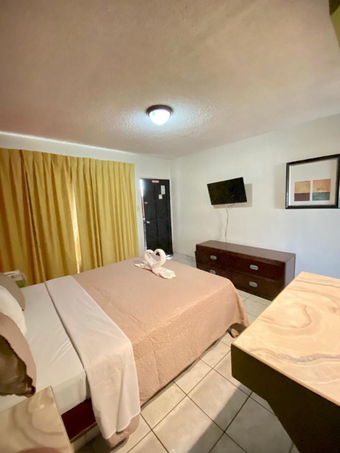 Hotel Los Altos Tijuana Bagian luar foto
